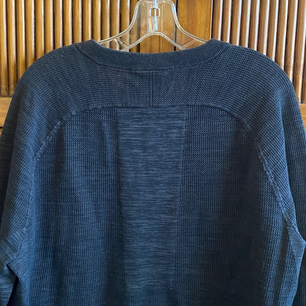 Nike Men’s Long Sleeved Pullover - Picture 9 of 11